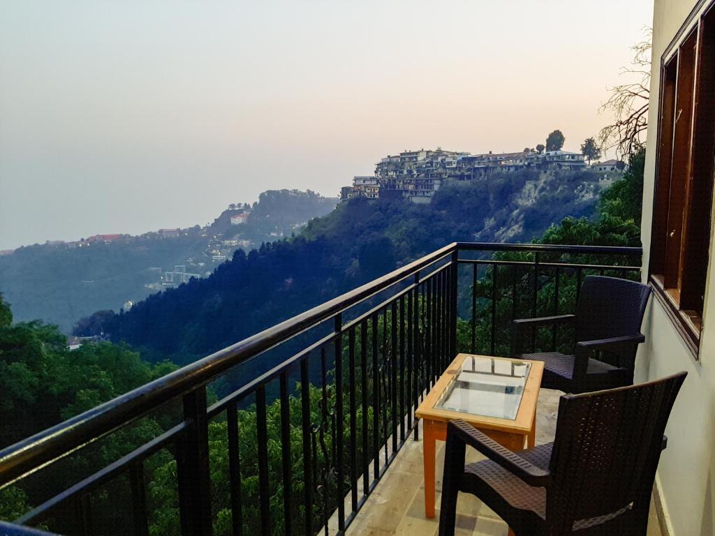 Hotel Oakland Landour Mussoorie Exteriör bild